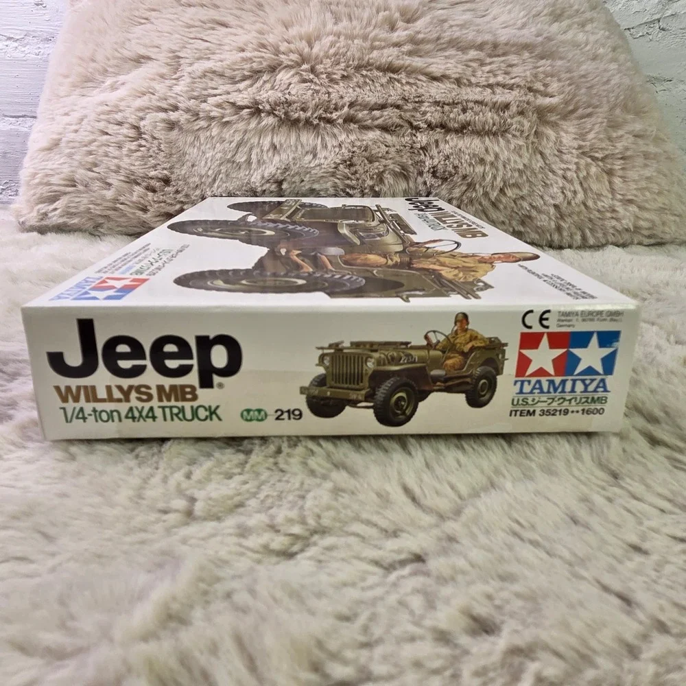 Tamiya 35219 1/35 Jeep Willys MB WWII Military Model Kit